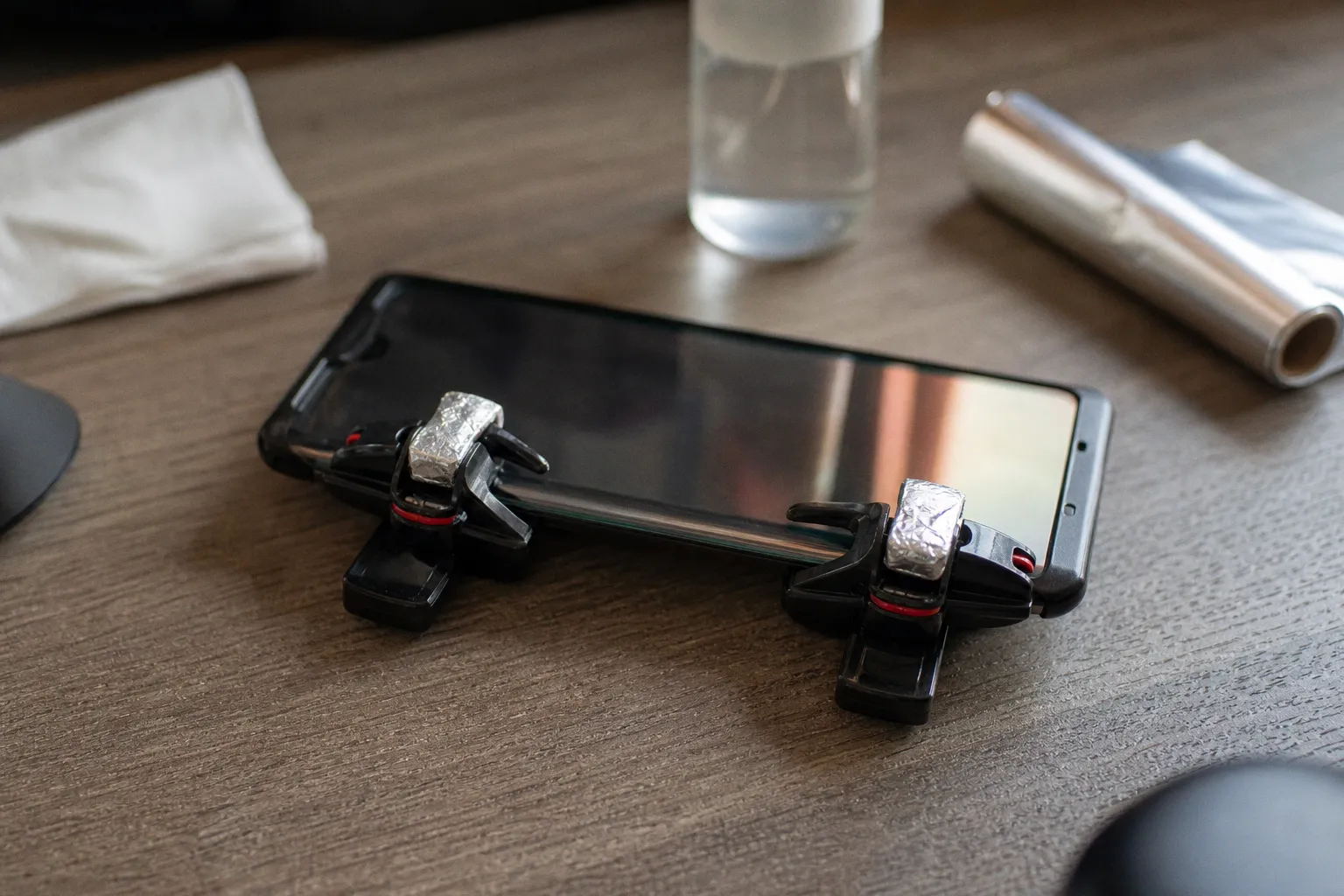 Fix unresponsive mobile gaming triggers with a simple foil hack